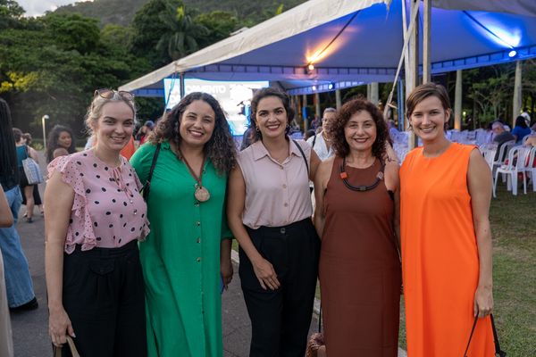 Michele Miranda, Renata Weixter, Carolina Ruas, Anginha Buaiz e Carla Freire