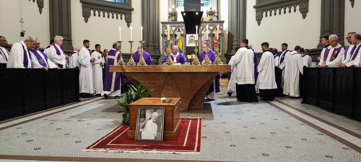 Restos mortais de Dom Silvestre Scandian foram transferidos para a Catedral de Vitória
