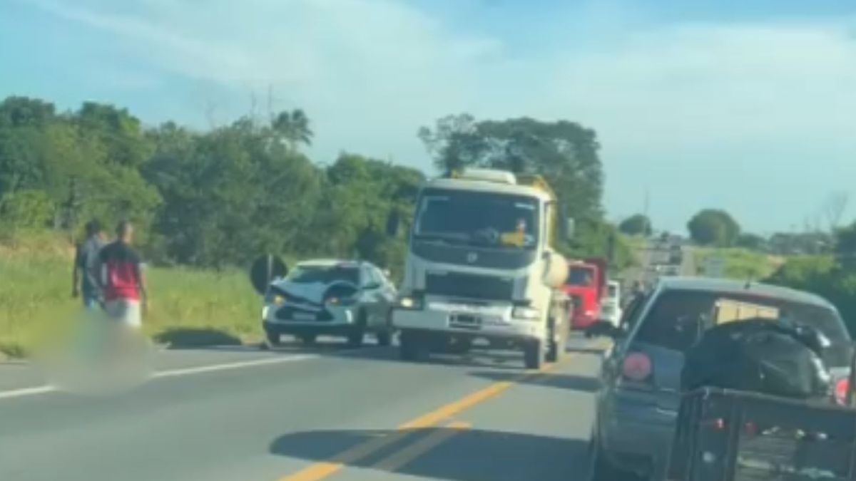 Ciclista morre atropelada por carro na BR 101 em São Mateus