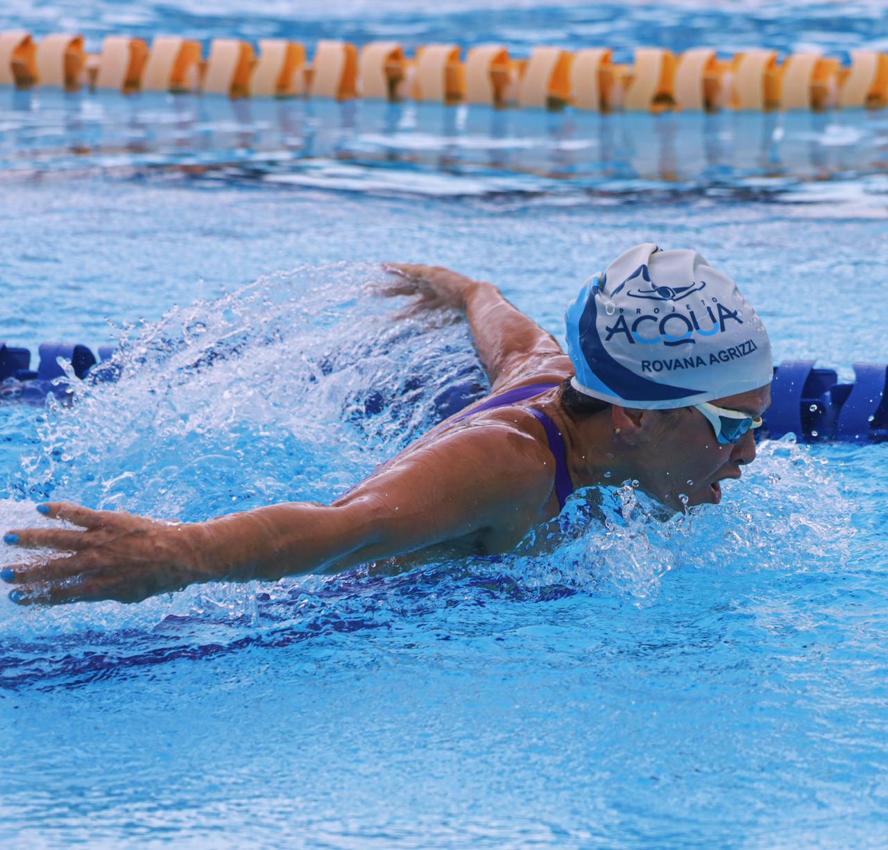 Rovana Agrizzi, treinada pela nadadora olímpica Daiene Dias, disputou na categoria 50+ e conquistou o topo do pódio com o tempo de 01:13.4.