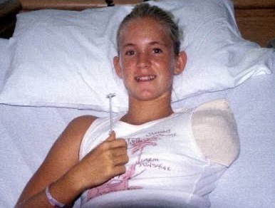 Aos 13 anos, Bethany Hamilton foi atacada por um tubarão enquanto surfava no Havaí