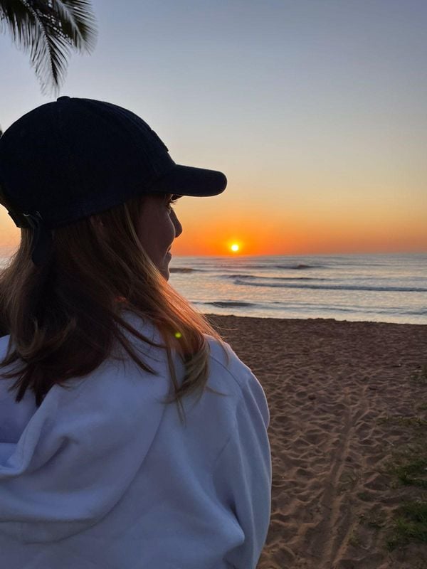 Bruna Gualhanunes enxergou o surf como uma oportunidade de mudar de vida