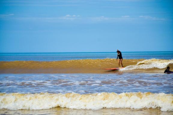 O propósito da Isabela Cheida é de ajudar pessoas a se conectarem com sua essência e se desenvolverem através do surf