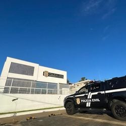 Homem de 32 anos estava foragido desde junho de 2025, mas foi encontrado e preso em Anchieta nesta quinta-feira (8)