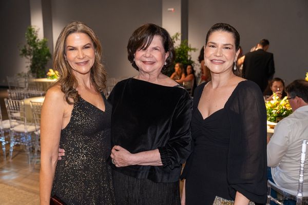 Teresa Bedran e as filhas Renata e Fernanda