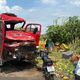 Imagem - Motorista fica ferido em acidente entre caminhões na 101