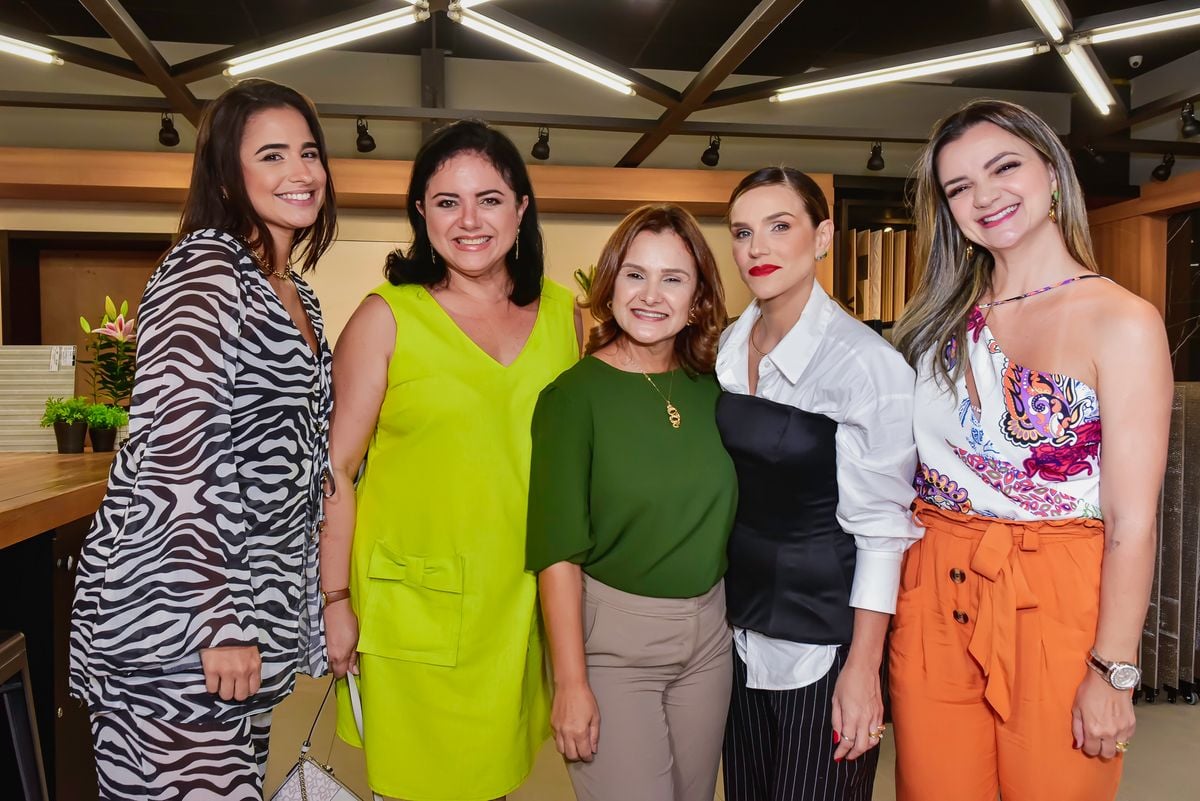 Natália Meireles, Lane Marianelli, Cláudia Gonçalves, Renata Cani e Juliana Reissinger