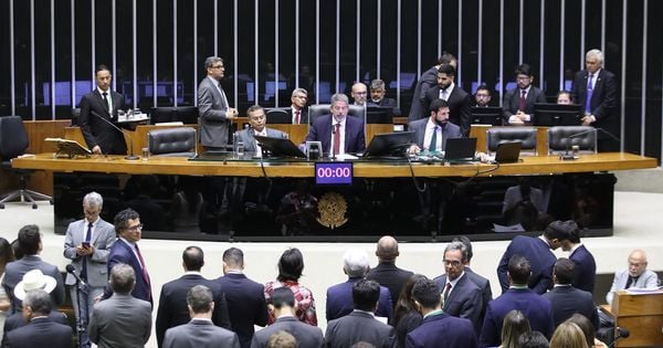 Reajuste da tabela do IR é promessa do governo Lula; matéria será analisada pelo Senado