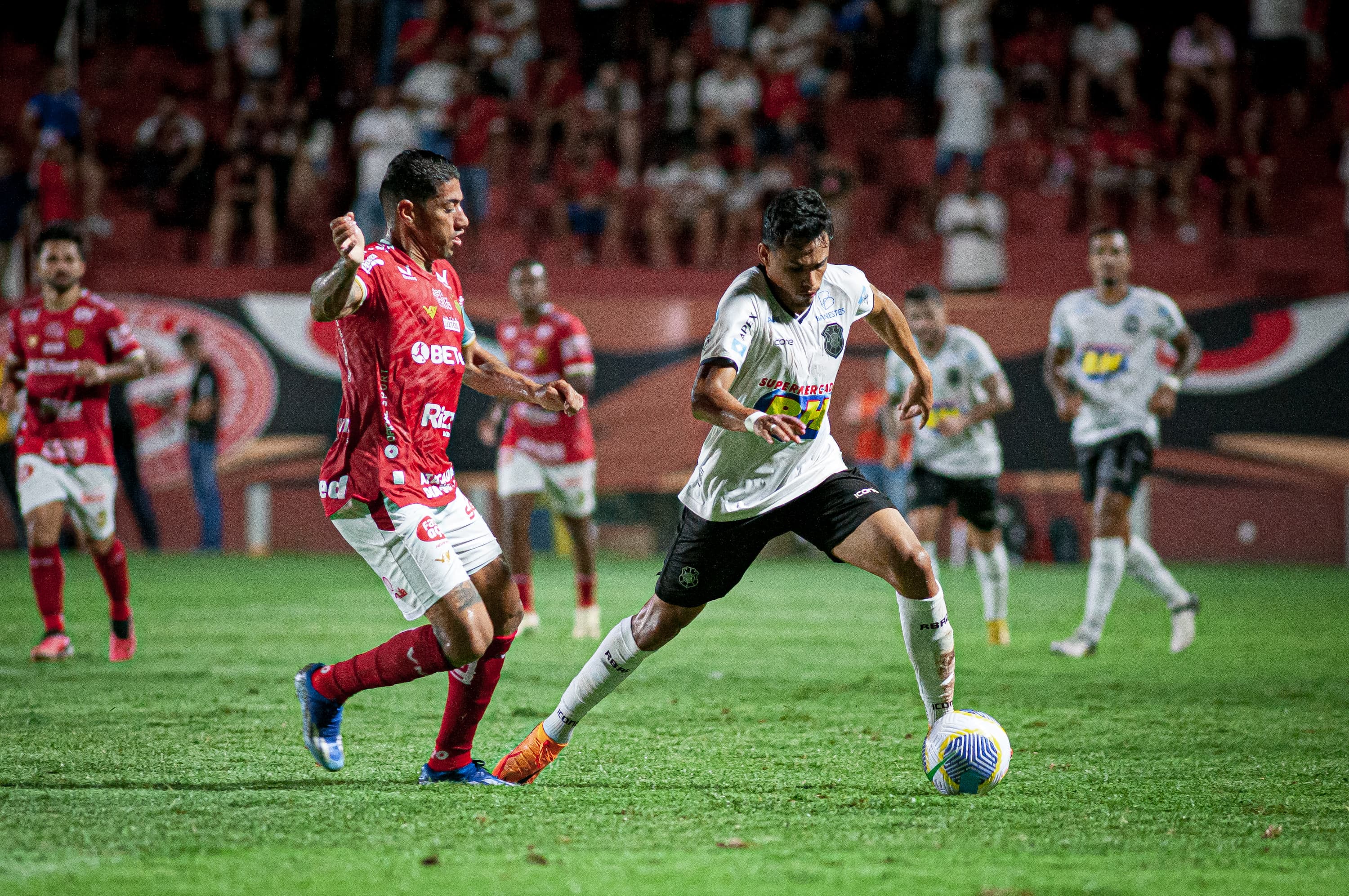 Jogando fora de casa, o Capa-Preta não resistiu à pressão da equipe goiana e foi derrotado por 1 a 0, com gol de Luciano Naninho
