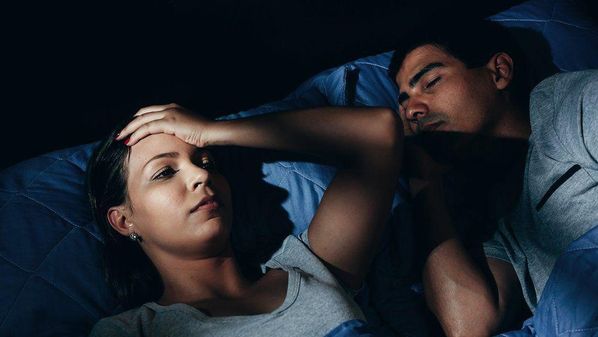 Quando não é tratado, o ronco não afeta apenas a saúde física e mental da pessoa que ronca, mas também de quem divide a cama com ela