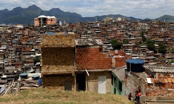 O Índice de Desenvolvimento Humano (IDH) compara indicadores como riqueza, alfabetização, educação, esperança de vida com o intuito de avaliar o bem-estar de uma população