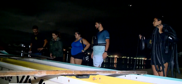 Os canoeiros se prepararam para ver o fenômeno na noite dessa quarta-feira (13)