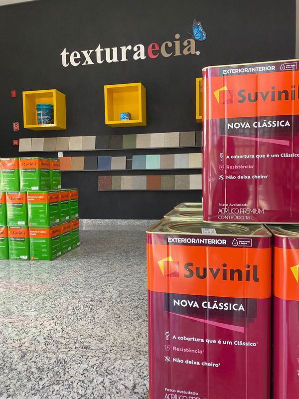 A Galon Tintas conta com um corpo de profissionais para ajudar a escolher as tonalidades que mais combinam com a sua casa por Galon Tintas/Divulgação 