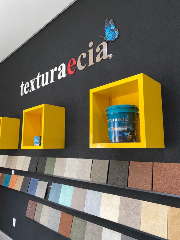 Tons terrosos ganham espaço e podem servir de base de uma casa para serem complementados com objetos de decoração por Galon Tintas/Divulgação 