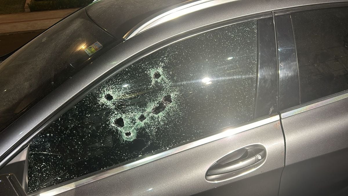 Muitos disparos foram efetuados no veículo do empresário, principalmente no vidro lateral do lado do motorista