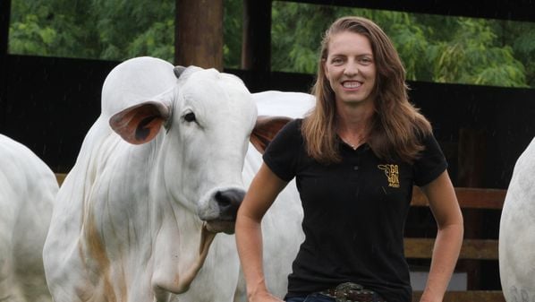 Natural de Santa Teresa, ela filha de produtor rural e tem mais de 20 anos de atuação no setor