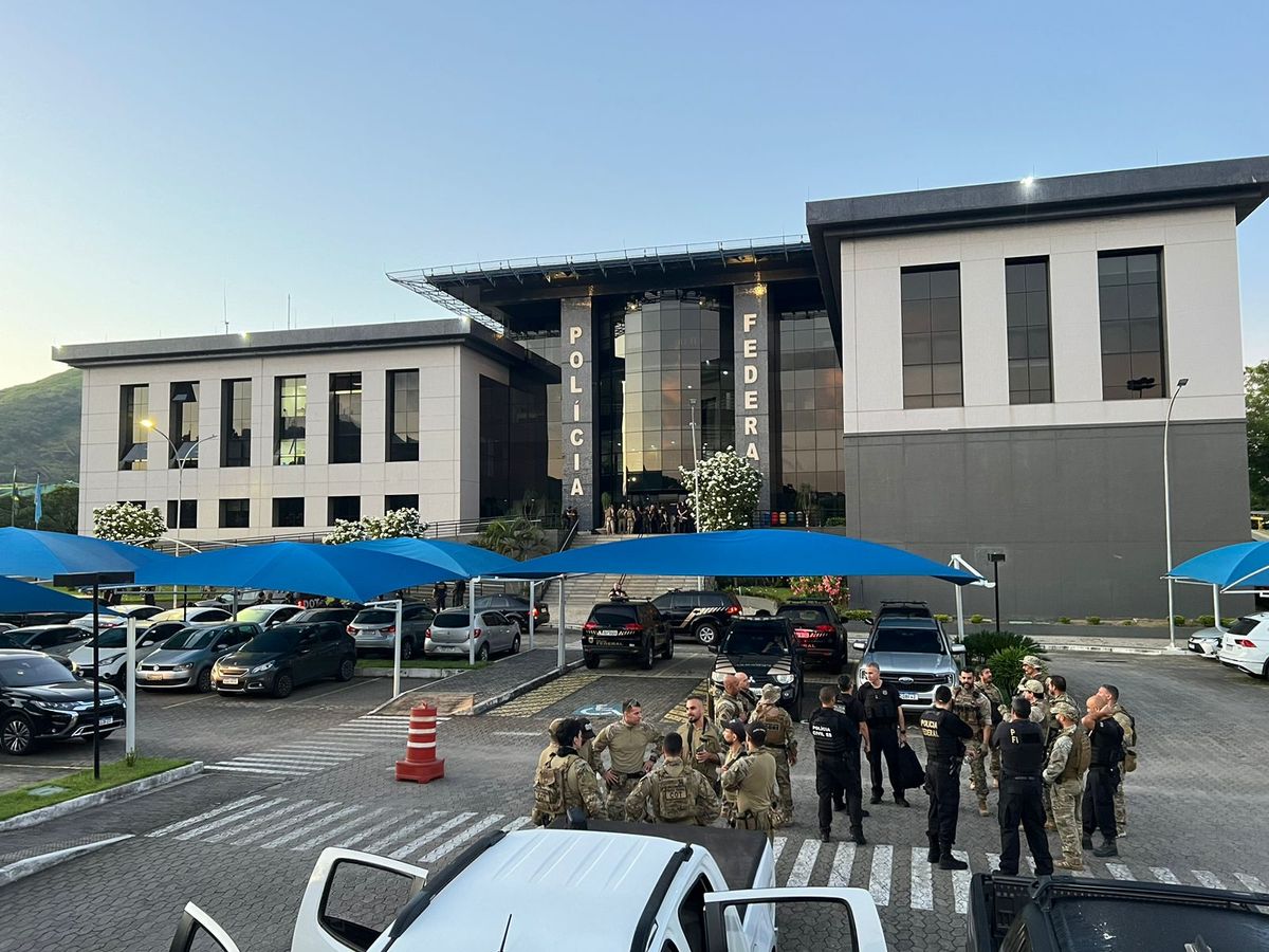 PF faz operação no ES para prender criminosos ligados à facção do RJ  por Polícia Federal 