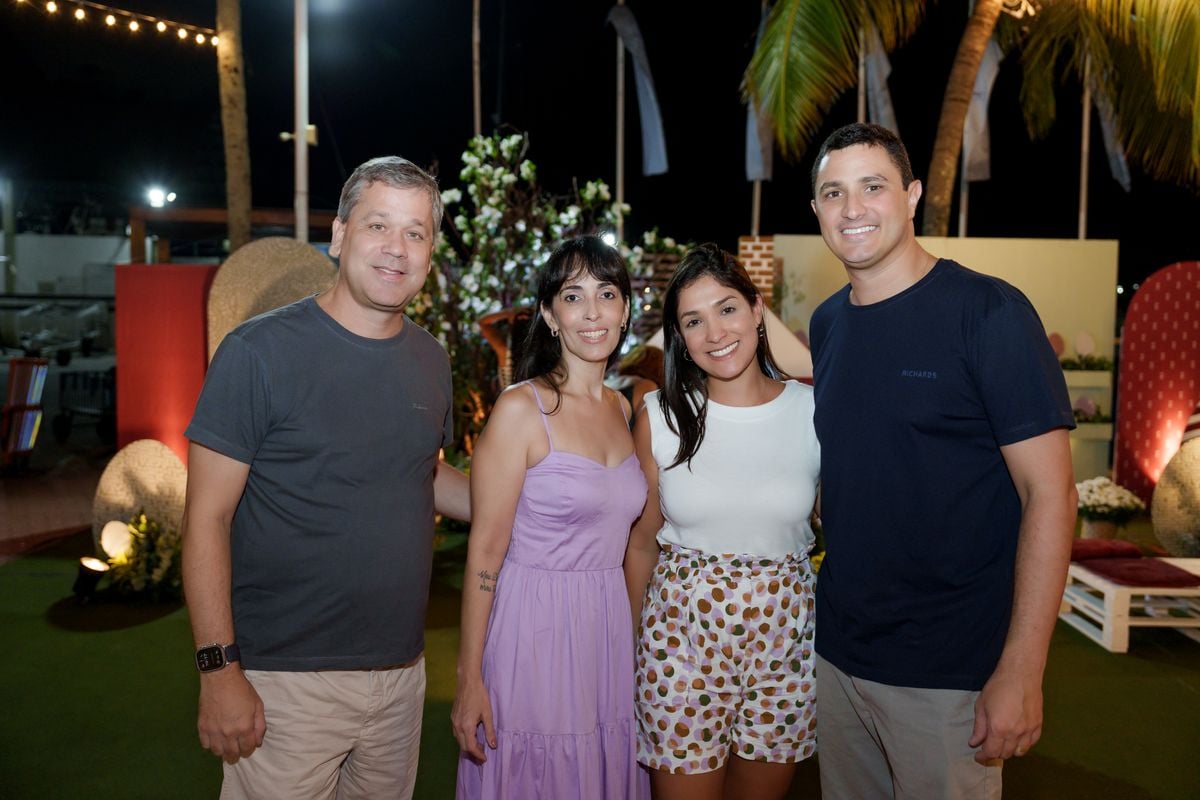 Fabiano Pereira com sua Karine e Lívia e Thiago Simões 