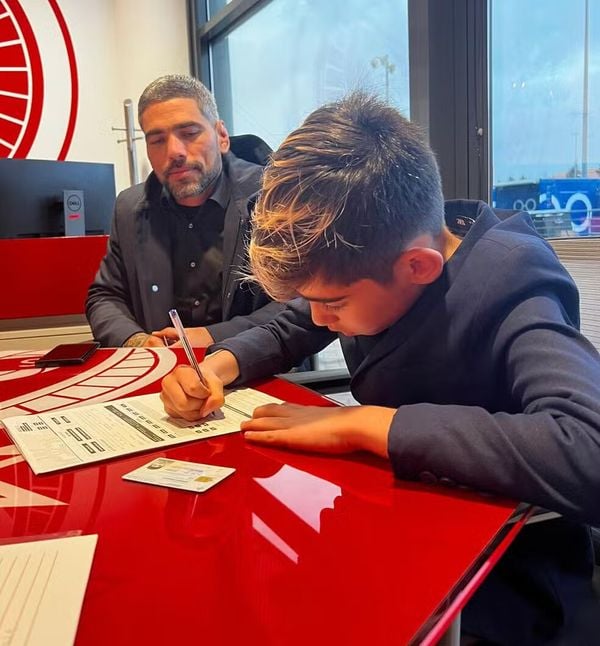 Marcelo Guimarães e seu filho Kaio, do Benfica