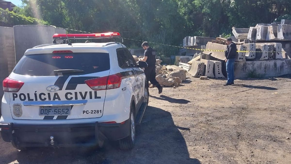 Vítima de 67 anos foi encontrada em terreno ao lado de escola do bairro Sotema