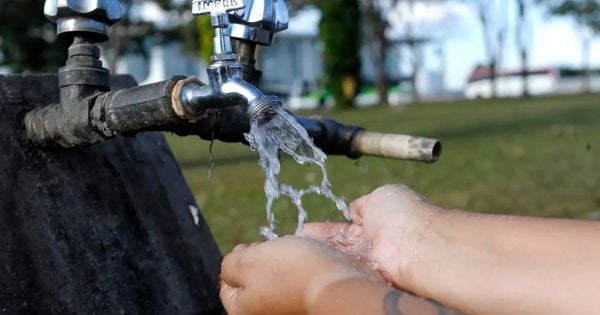 Levantamento mostra que, dos 100 municípios mais populosos do país, 22 têm 100% de abastecimento de água