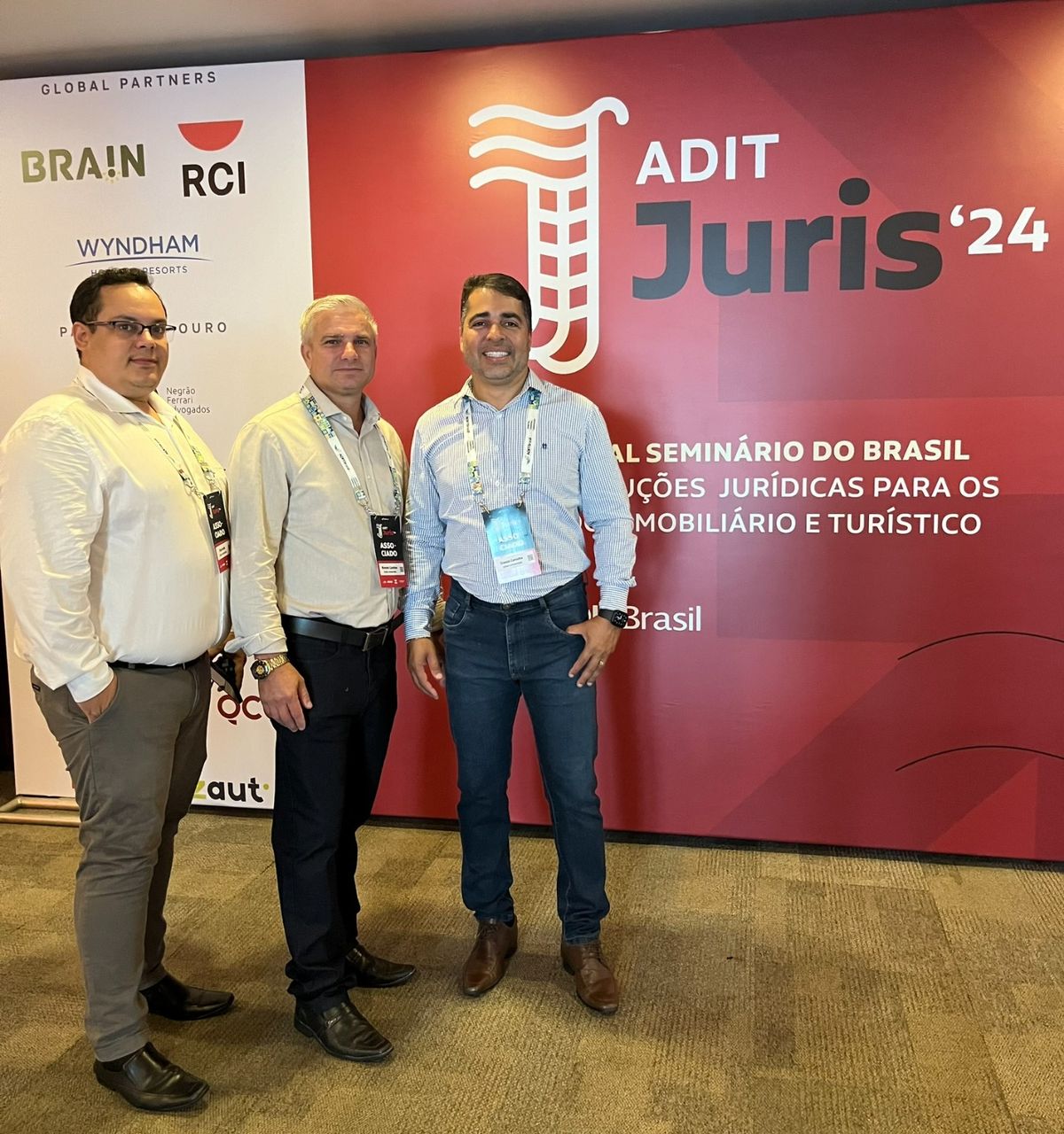 Filipe Kohls, Diretor Jurídico da Soma Urbanismo, Marcelo Castelan, Diretor de Novos Negócios (meio), e Glauco Carvalho, Diretor de Relações com Investidor (direita)