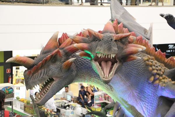 Exposição de dragões no Shopping Praia da Costa
