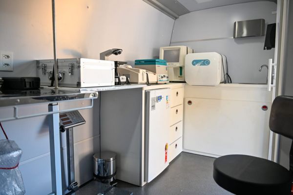 No futuro, a unidade do Vetmóvel será destinada ao serviço de ambulatório itinerante com o suporte de veterinário para consultas e oferta de exames