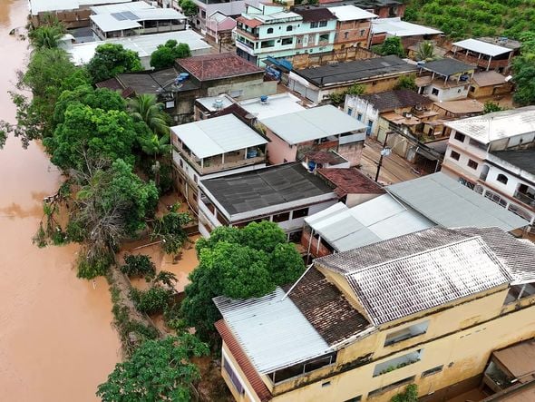 Chuva deixa cenario de destruição em Mimoso do Sul por Max Wender / Casa Militar ES