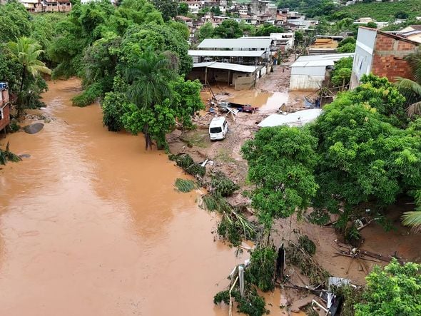 Chuva deixa cenario de destruição em Mimoso do Sul por Max Wender / Casa Militar ES
