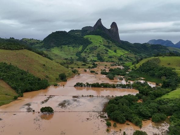 Chuva deixa cenario de destruição em Mimoso do Sul por Max Wender / Casa Militar ES