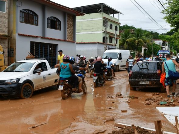 Chuva no ES: cenas do rastro de destruição e prejuízos em Mimoso do Sul por Fernando Madeira