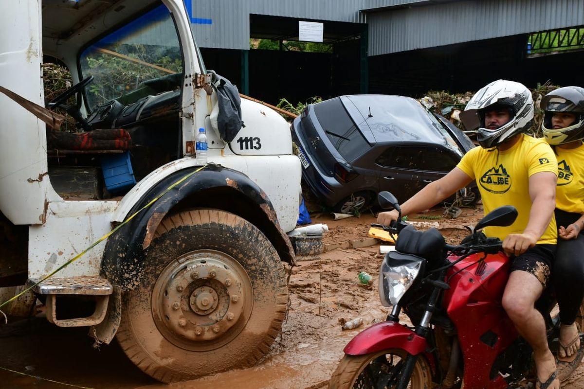Chuva no ES: cenas do rastro de destruição e prejuízos em Mimoso do Sul por Fernando Madeira