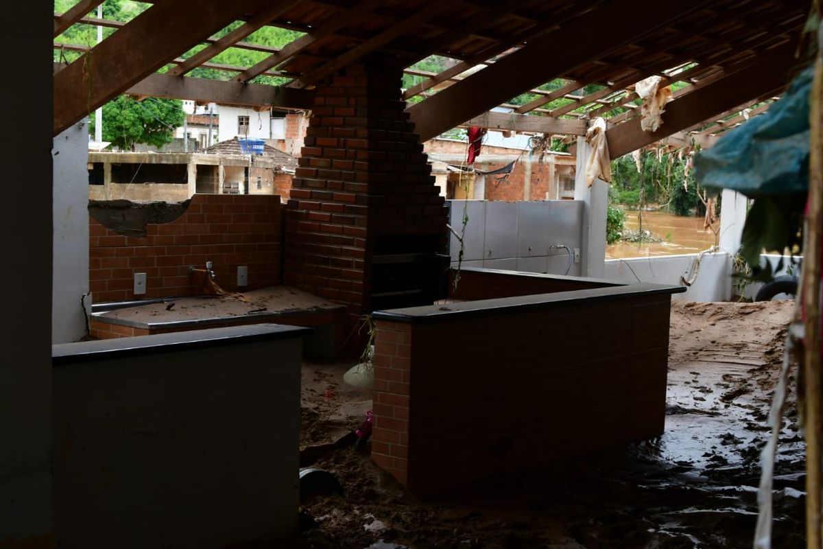 Chuva no ES: cenas do rastro de destruição e prejuízos em Mimoso do Sul por Fernando Madeira