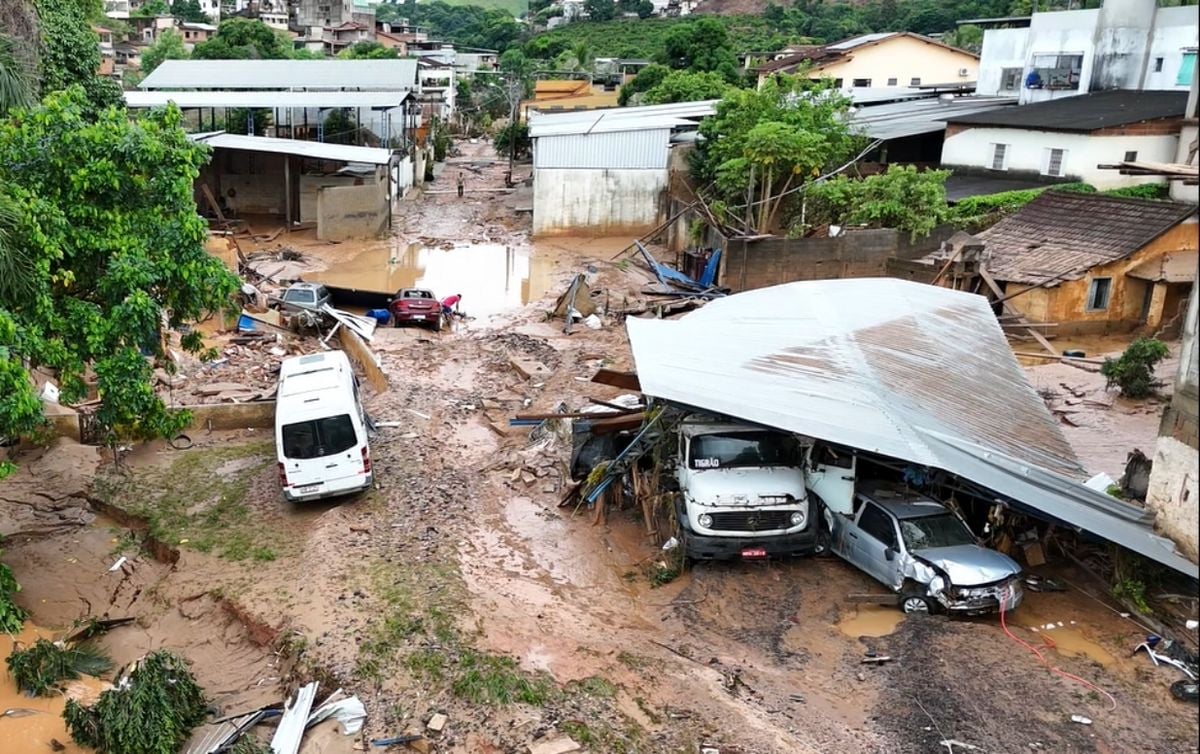 Com a chuva no ES, 15 pessoas morreram na cidade, uma das mais afetadas no temporal que assolou o município e a região; Apiacá também registrou óbitos