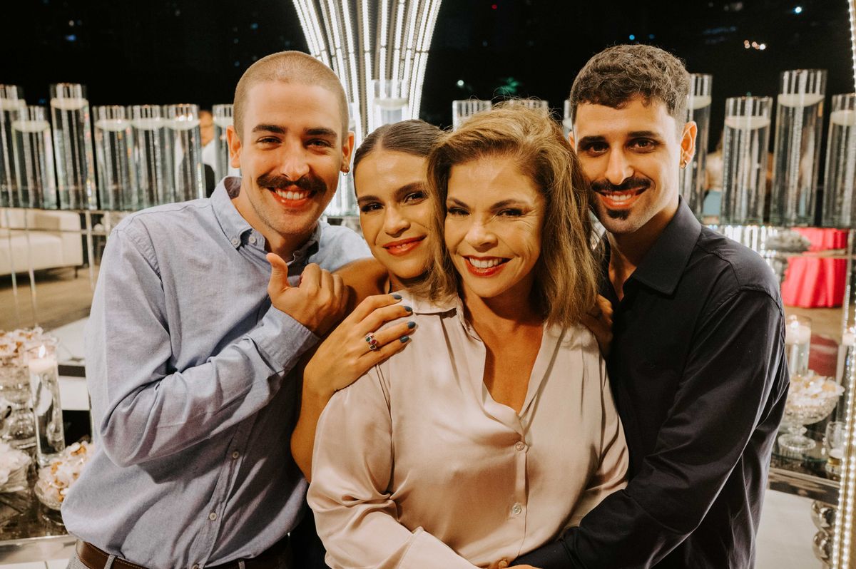 Renan Manhães Ceolin, Lorena Manhães, Janine Manhães, Arnon Manhães 