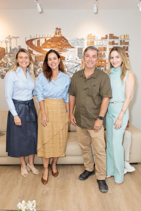 Ester Santana, Flávia Abaurre, Marco Brunetti e Letícia Simonetti
