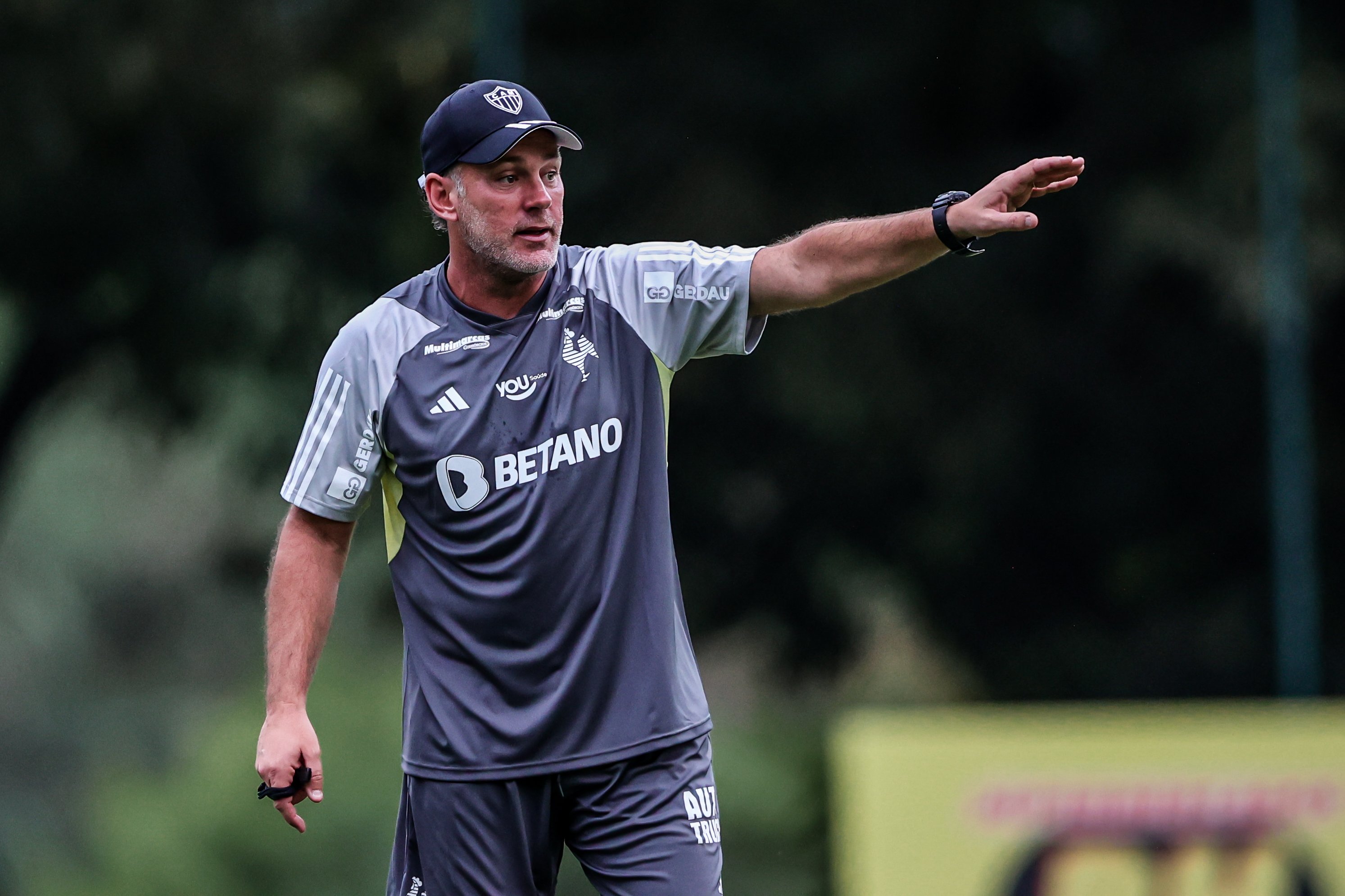 Novo treinador do Galo foi regularizado e estará na beirada do gramado na primeira partida da decisão contra o Cruzeiro neste final de semana