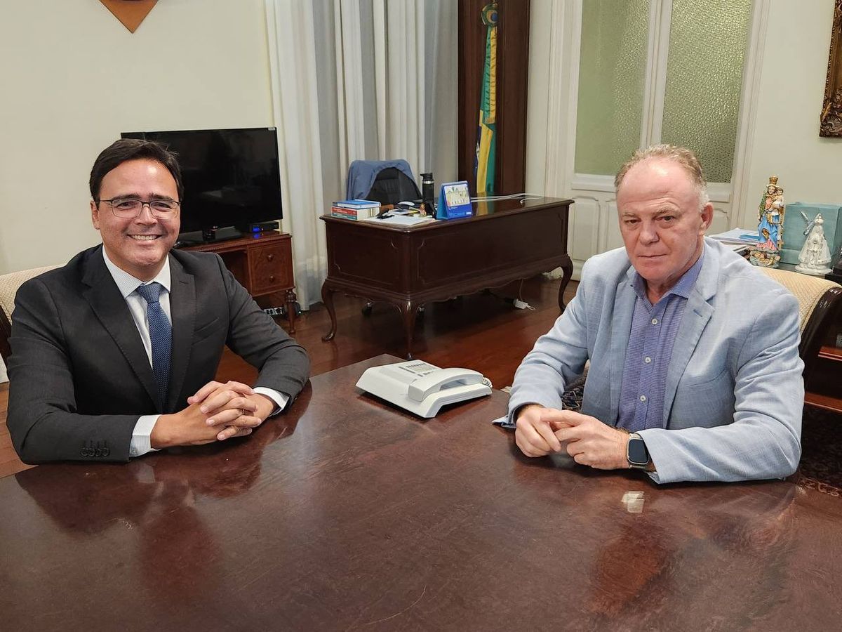 Governador Renato Casagrande e o promotor Francisco Berdeal, eleito novo procurador-geral de Justiça