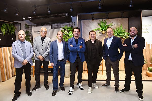 Marcos Gullo_Jair Bayer_Rodrigo Penha_Pippi Batista_Fabio Lourenço_Rogerio Longoni_Jorge Gaidzinski