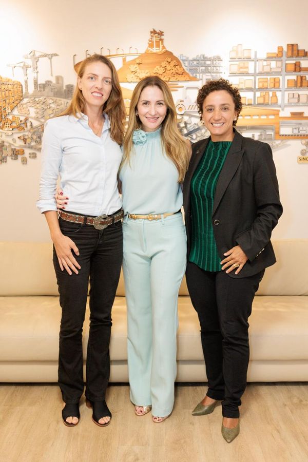 Renata Erler, Letícia Simonetti e Erika Neves