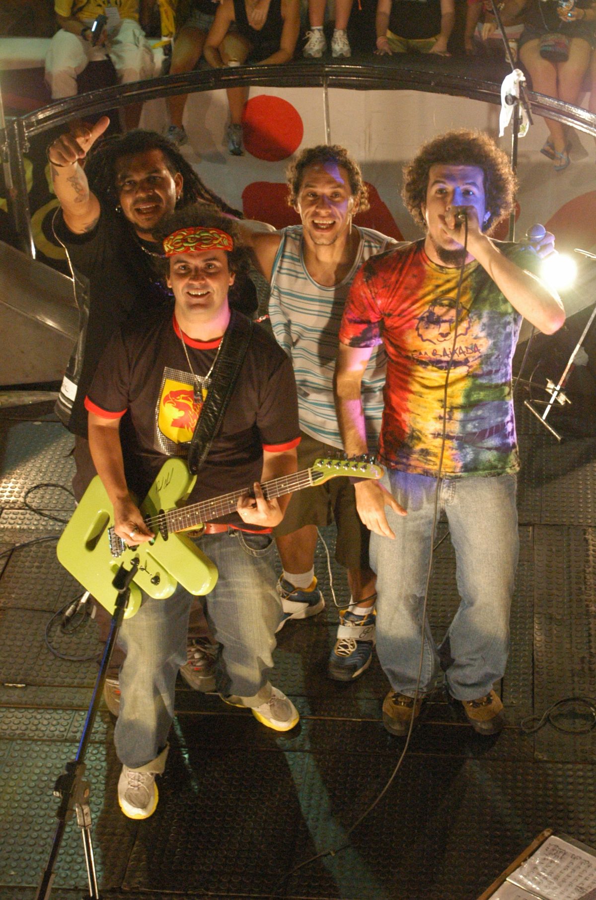 Ricardo Chaves recebeu Bob Rock da banda Rastaclone, Renato Casanova da banda Casaca, e Alexandre Lima da banda Manimal no trio que anima o bloco Mukek