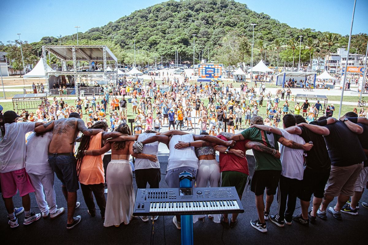 Artistas prestam homenagem a Alexandre Lima em Vila Velha por Melina Furlan