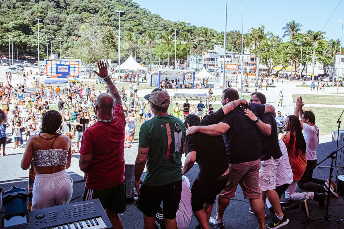 Artistas prestam homenagem a Alexandre Lima em Vila Velha por Melina Furlan