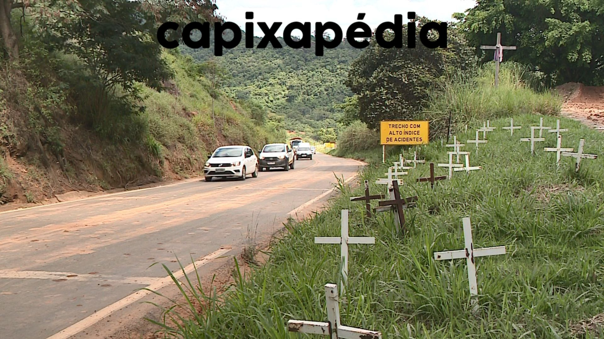 As 37 cruzes foram fincadas às margens do km 46 da ES 261, na Serra do Limoeiro, em Itarana