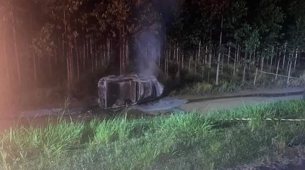 Acidente em Conceição da Barra: um dos veículos ficou tombado fora da pista