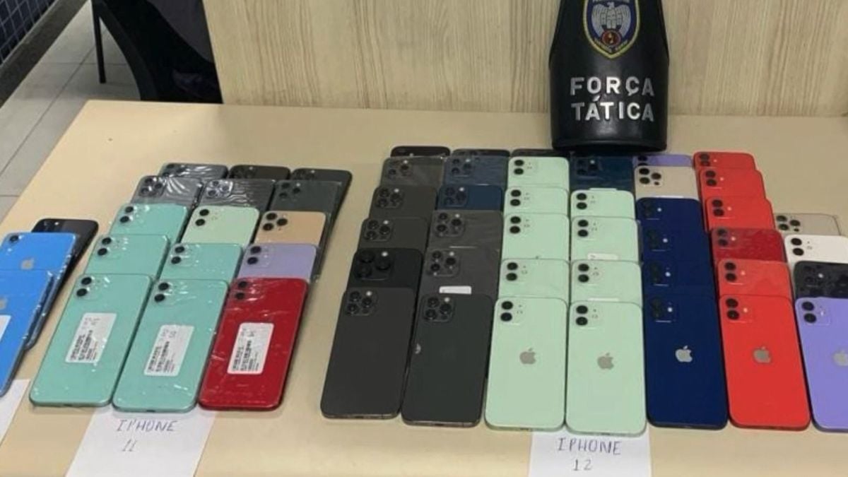 Mais de 70 iPhones sem nota fiscal são apreendidos em carro em Vila Velha