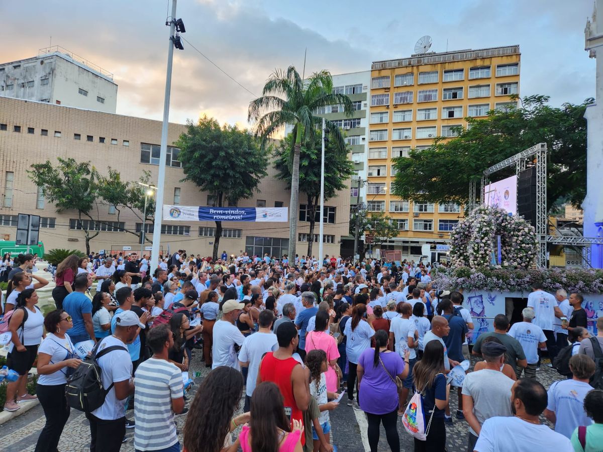 Concentração da Romaria dos Homens da Festa da Penha 2024  por Concentração da Romaria dos Homens da Festa da Penha 2024 