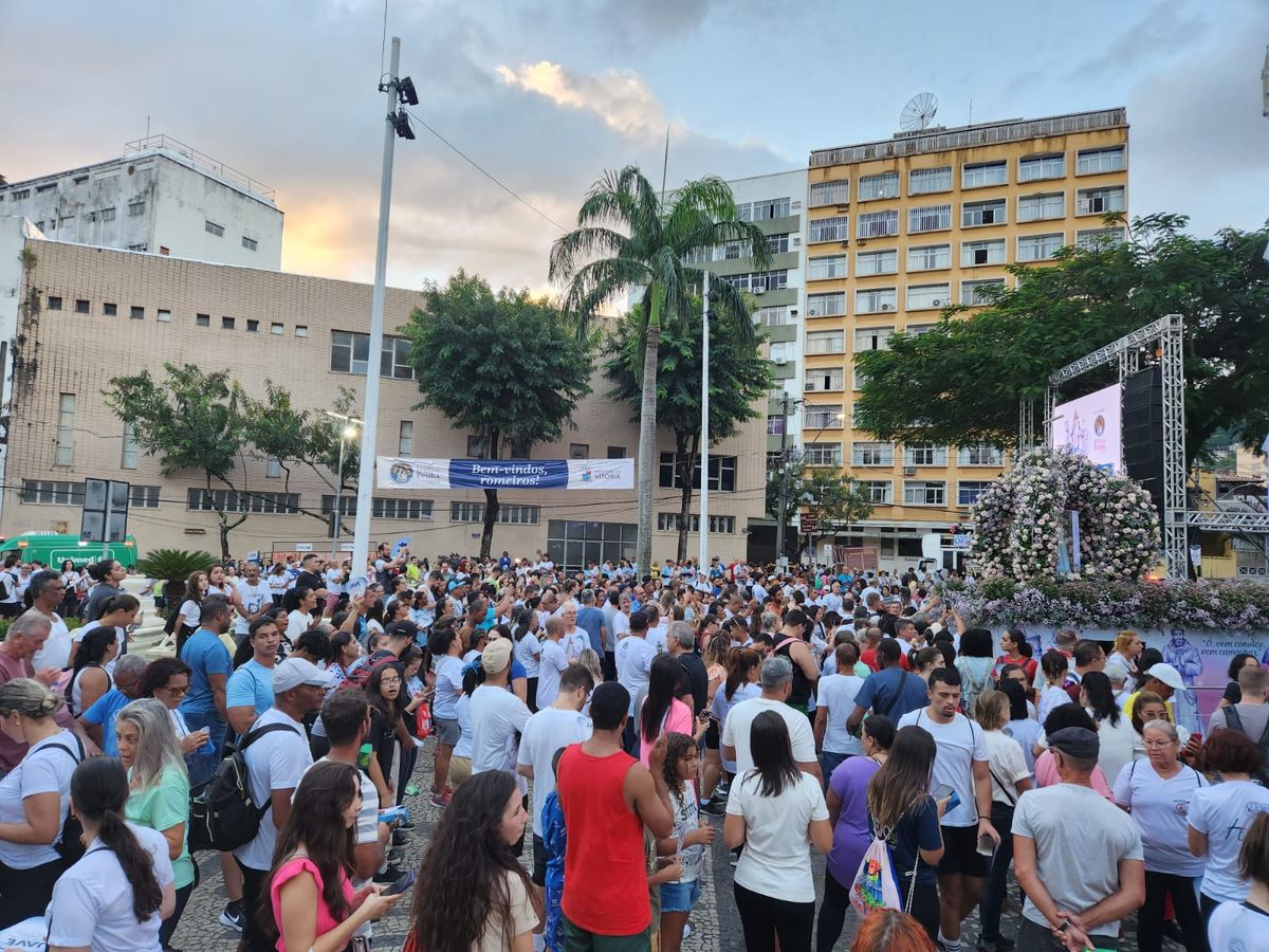 Concentração da Romaria dos Homens da Festa da Penha 2024  por Concentração da Romaria dos Homens da Festa da Penha 2024 