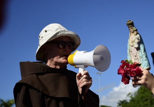 Devotos fazem 'remaria' em homenagem à Nossa Senhora da Penha por Thiago Soares | Divulgação Festa da Penha